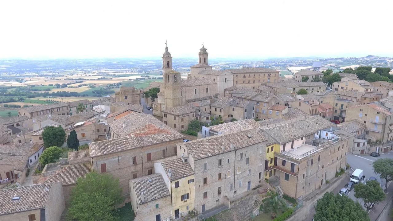 Il Castello Affittacamere Montecosaro  Экстерьер фото